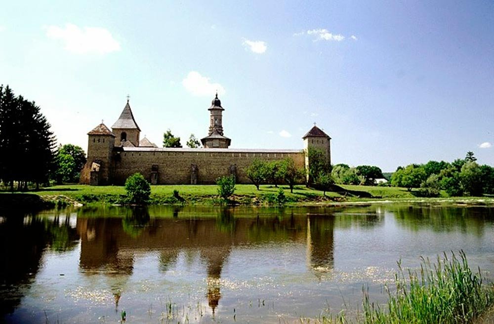 Dragomirna sau dorul de veşnicie al martirului Miron Barnovschi 83933