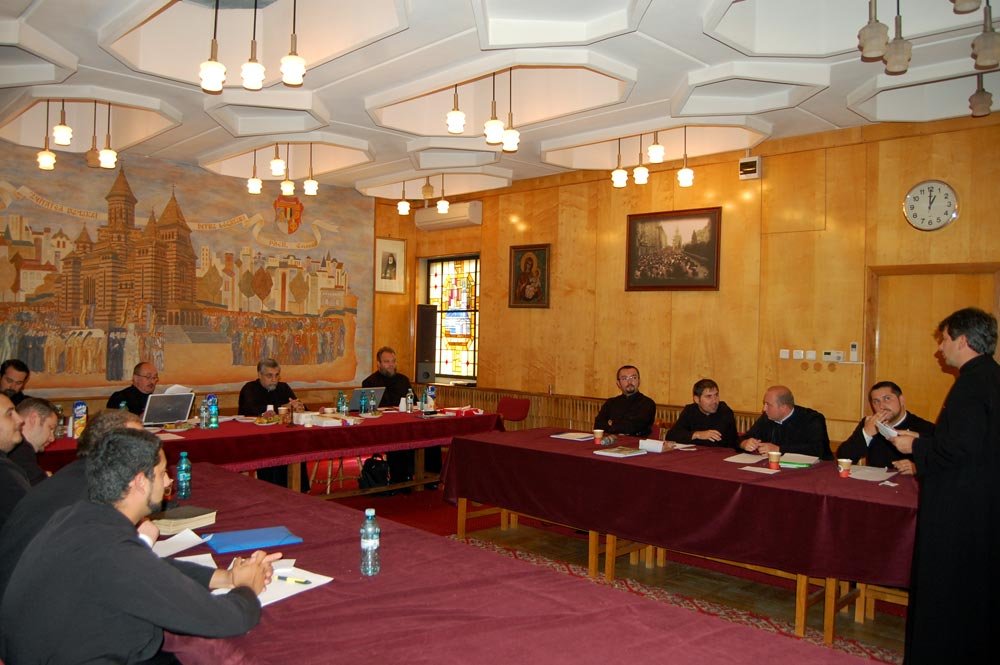 Finalizarea cursurilor pentru gradele profesionale în preoţie 83929