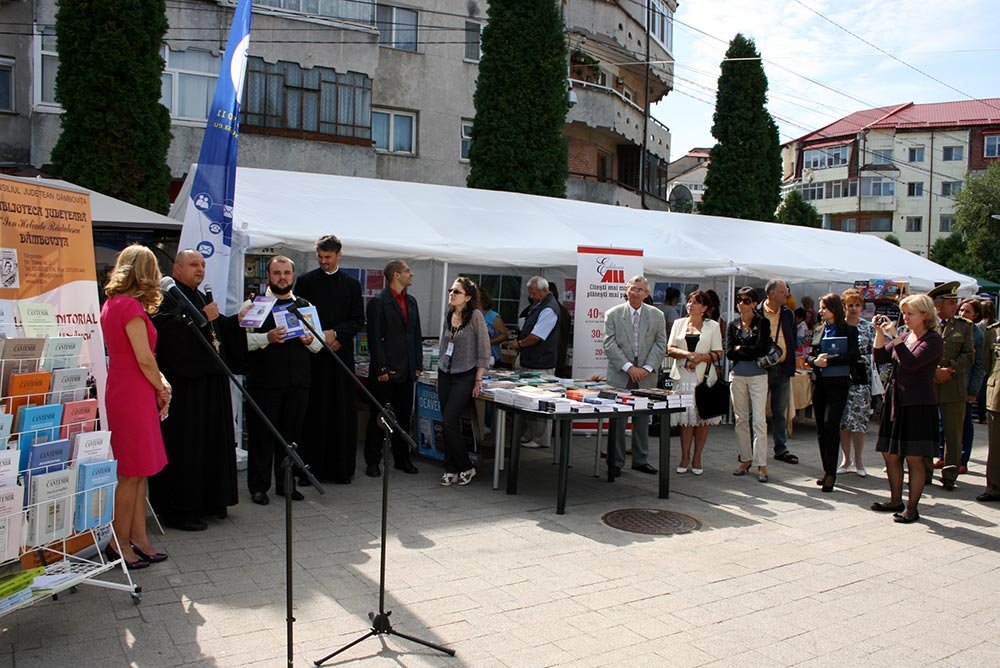 Eveniment editorial în Arhiepiscopia Târgoviştei 83880
