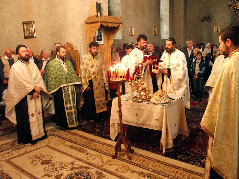 Hram la parohia Breazu 83872