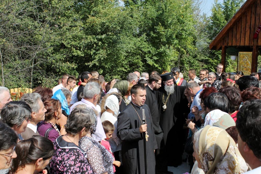 Biserica de lemn din Broşteniţa - Gorj, resfinţită 83850