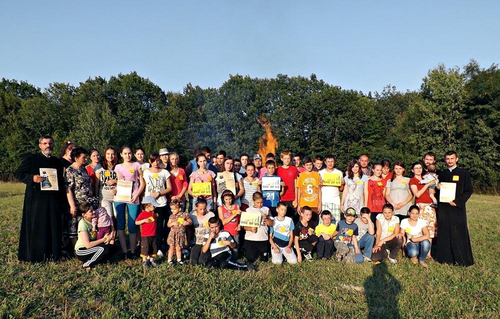 Apel pentru susţinerea iniţiativei „Unul dintre noi“ 83817