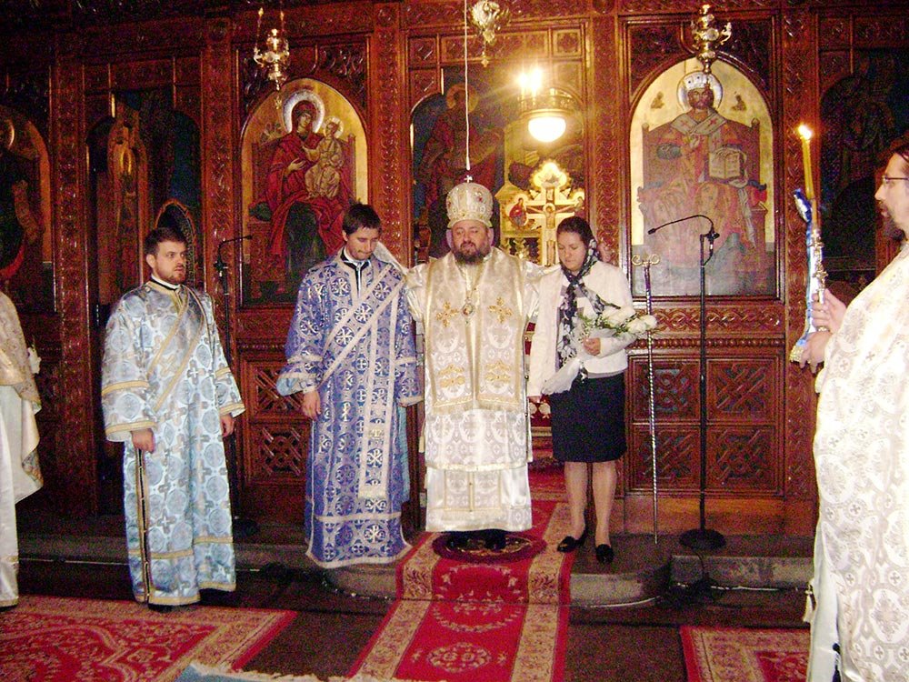 Noi slujitori ai sfântului altar  83801