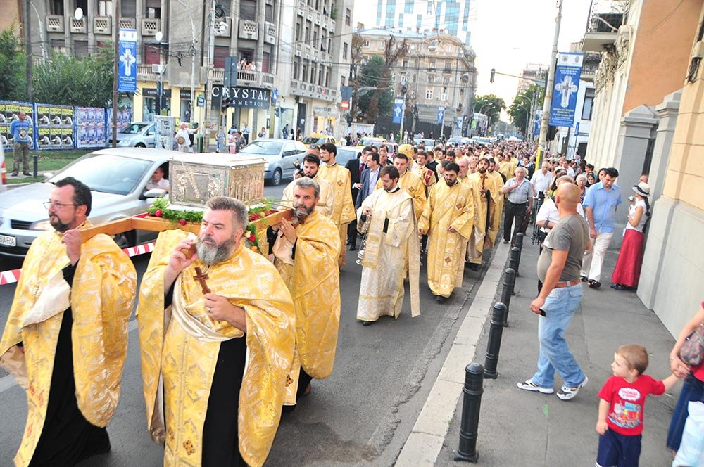 Programul procesiunii „Calea Sfintei Cruci, scară către Cer!“ 83787
