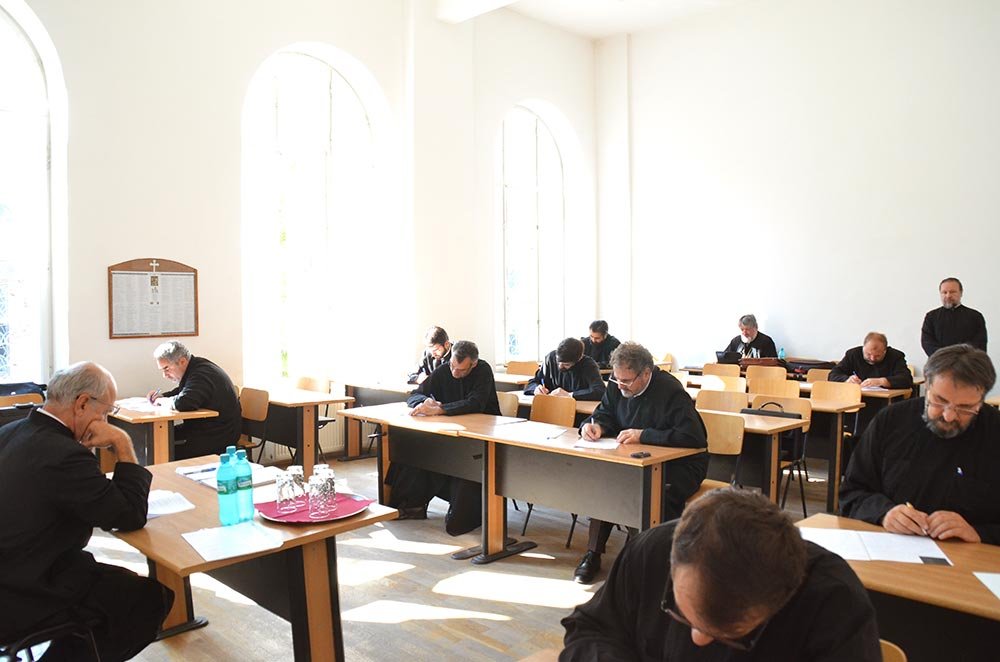 Selecţie a clericilor pentru mediul urban 83786