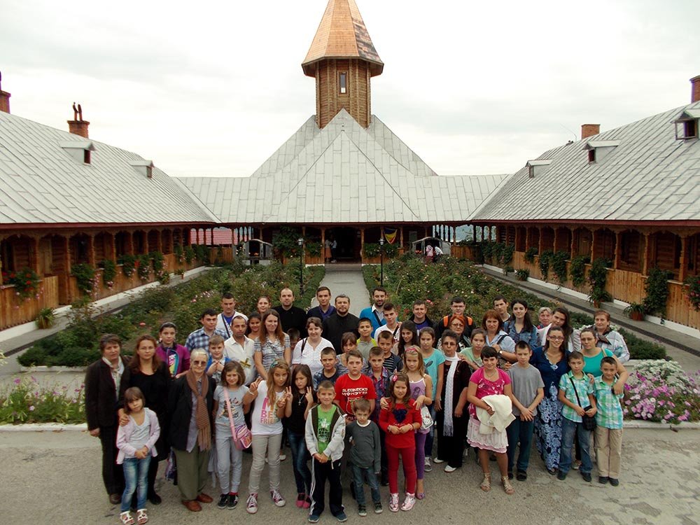 Tinerii şi copiii de la Parohia Timişoara Viile Fabric în pelerinaj 83806