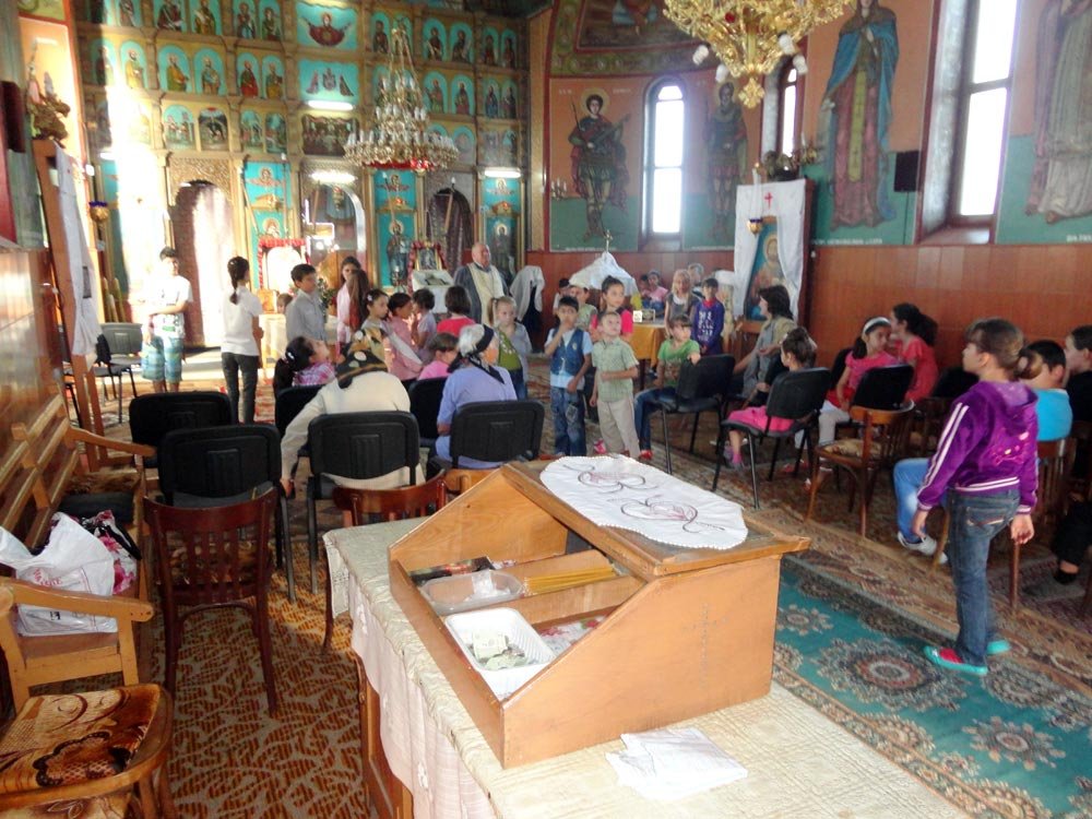 Lecţii interactive în biserică, la Celei şi Vădăstriţa 83779