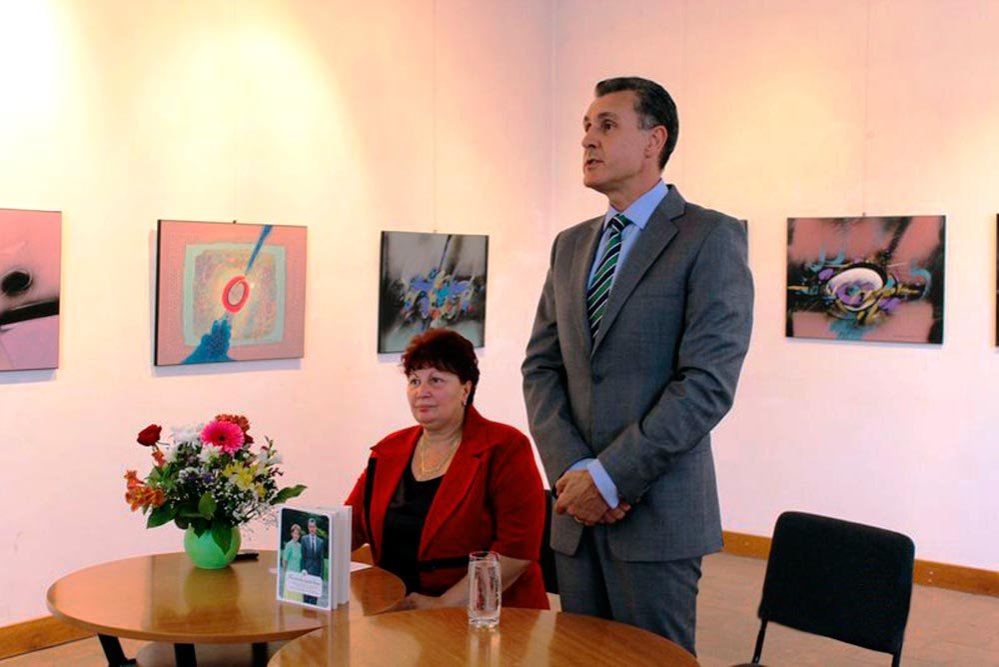 Principele Radu a lansat o carte la Alba Iulia 83776