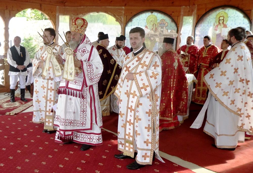 Credinţa, mărturisită prin semnul Sfintei Cruci 83755