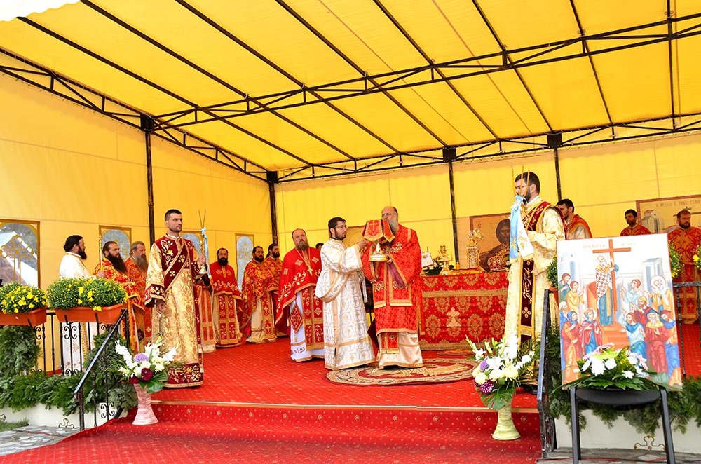 Mănăstirea Caraiman şi-a sărbătorit hramul 83749