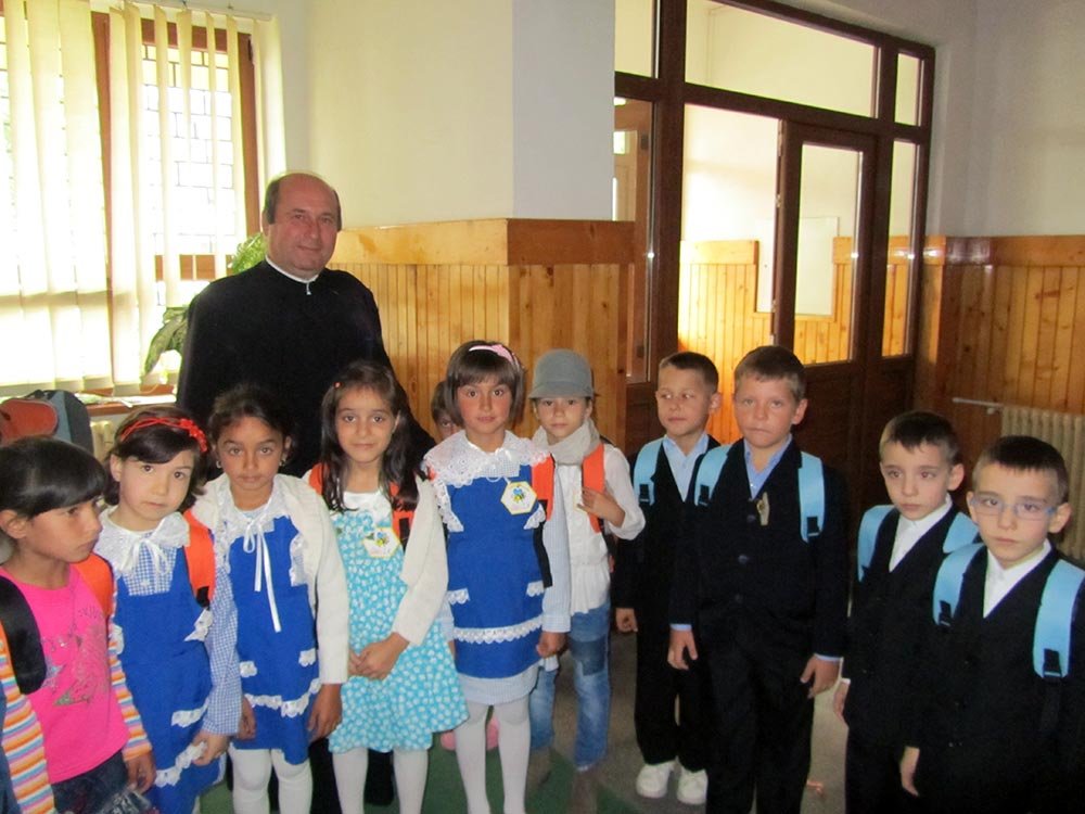 Daruri pentru 20 de copii săraci din Floreşti, Prahova 83710