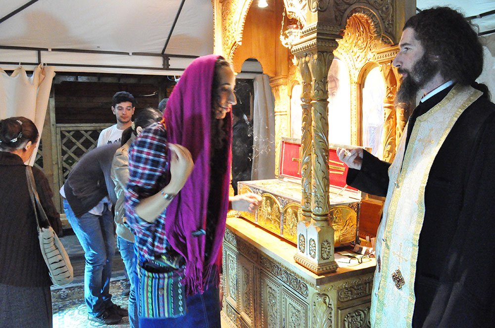 Procesiune cu sfinte moaşte în Capitală 83685