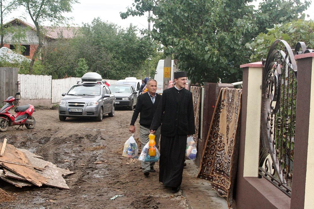 Alinare pentru suferinţa celor din satele inundate 83617