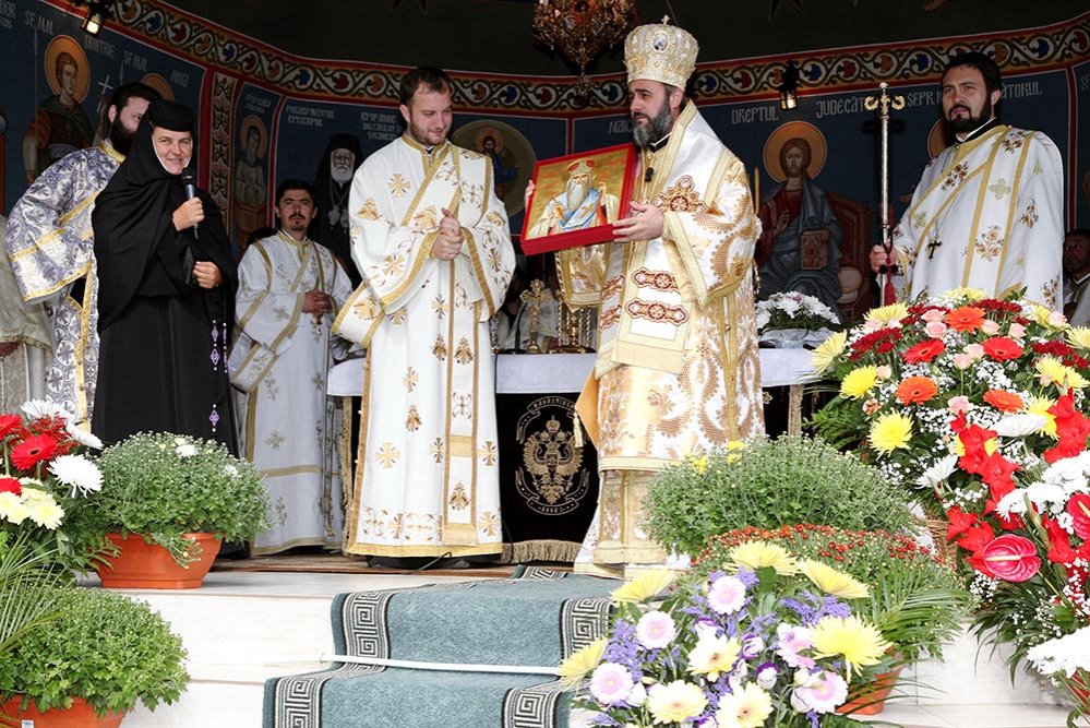 Hramul mănăstirii vrâncene Brazi 83599