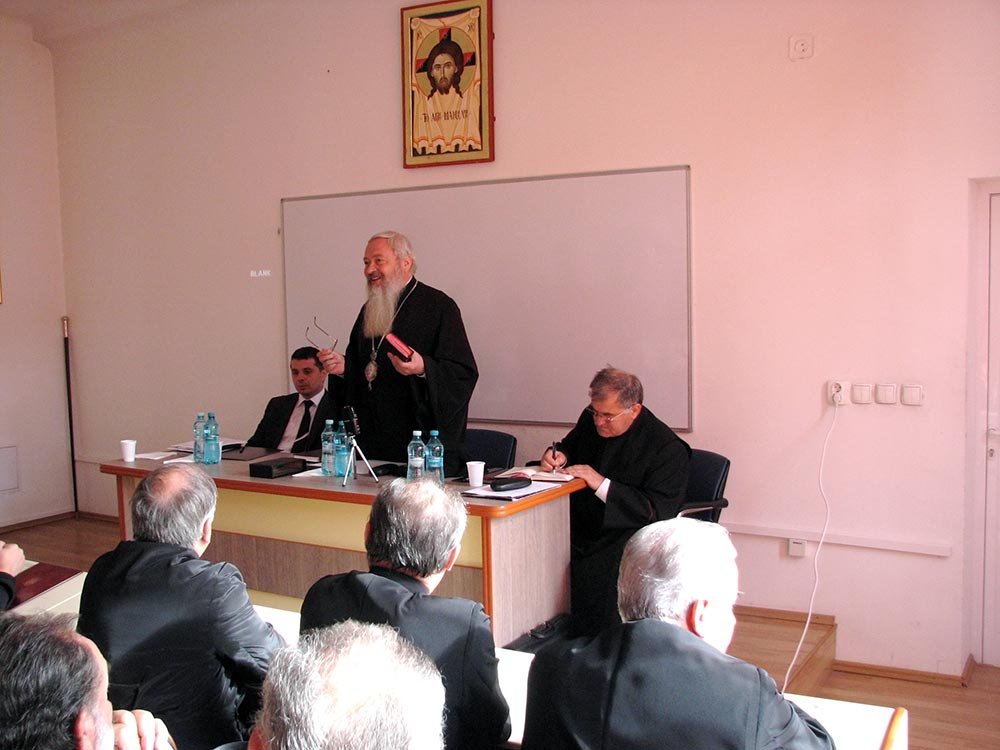 Tinerii şi persoanele nevoiaşe în atenţia preoţilor clujeni 83583