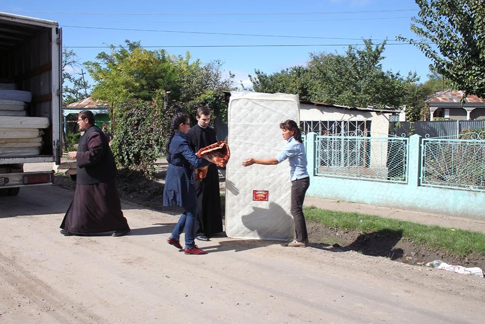 Românii din diasporă, alături de familiile sinistrate din Galaţi 83554