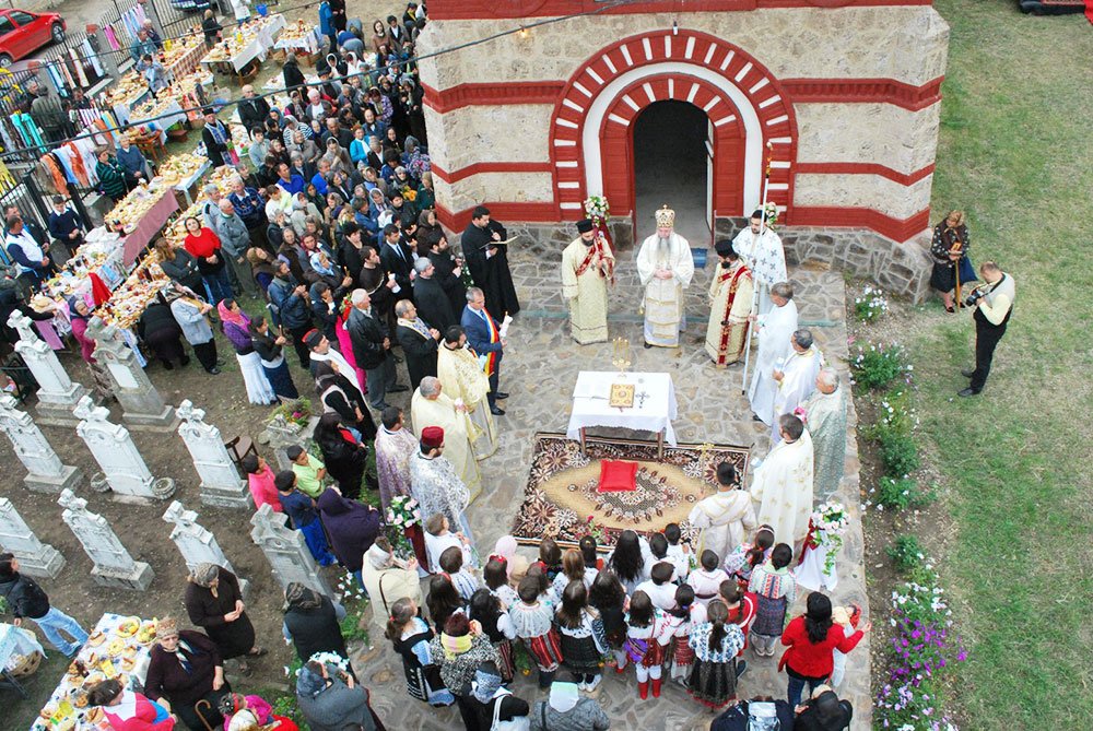 Parohiile Gruia şi Broşteni în veşmânt de sărbătoare 83463