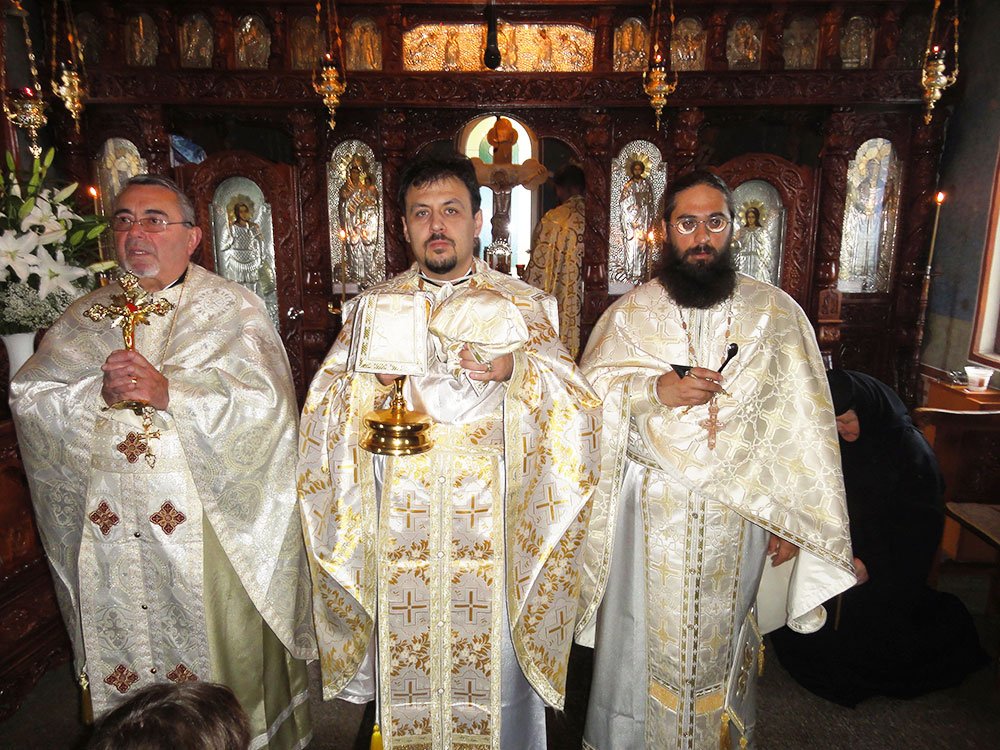 Comuniune duhovnicească la hramurile mănăstirilor Brebu şi Călugăra 83442