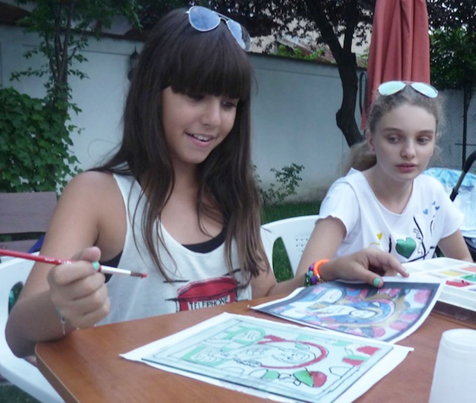 Expoziţie de icoane şi desene religioase la Biserica „Sfântul Pantelimon“ - Foişorul de Foc 83431