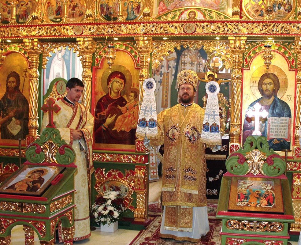 Prezenţă arhierească la Biserica „Învierea Domnului“ din Bârlad 83363