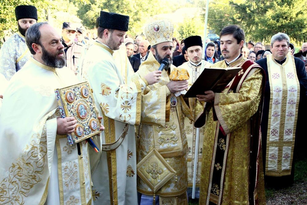 Sfinţirea bisericii de lemn din satul vrâncean Chiţcani 83351