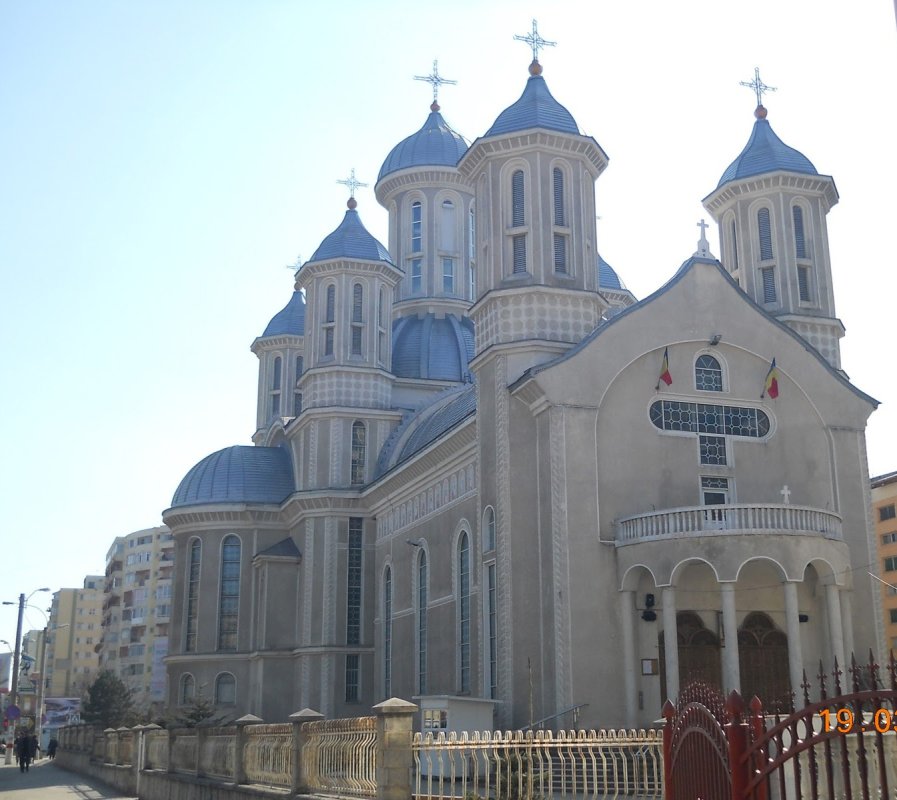 Pelerinaj cu moaştele Sfinţilor Constantin şi Elena 305794