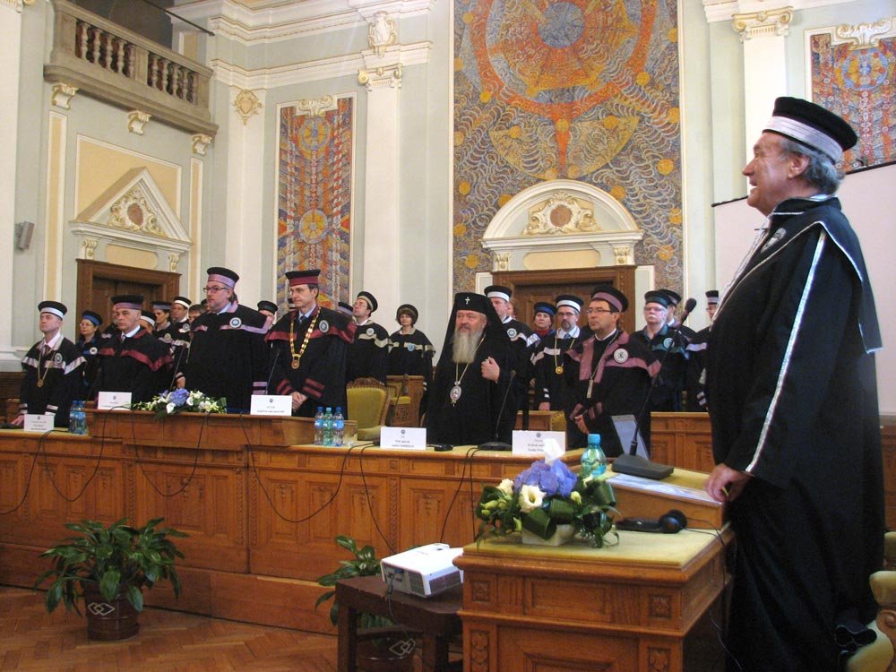 Conferinţă internaţională dedicată Sfinţilor Împăraţi 83273