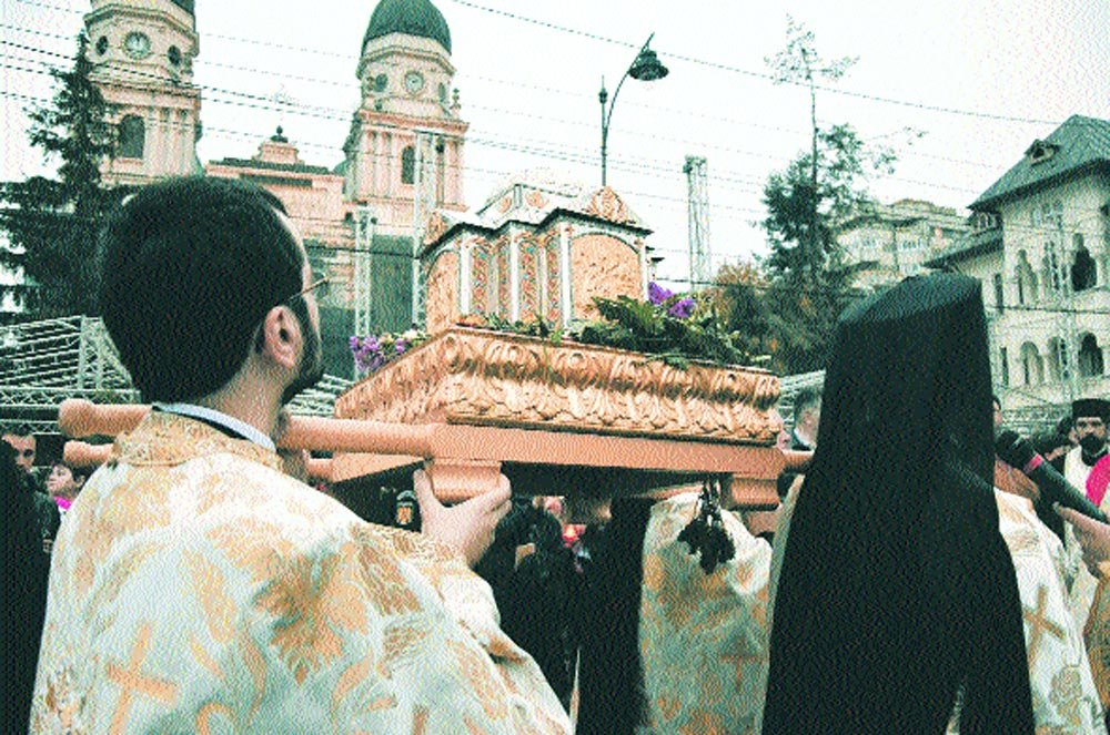 Sfânta Parascheva a ieşit în întâmpinarea pelerinilor 83242