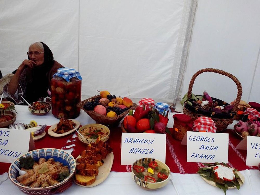 Valorile satului gorjean, promovate la Peştişani 83212