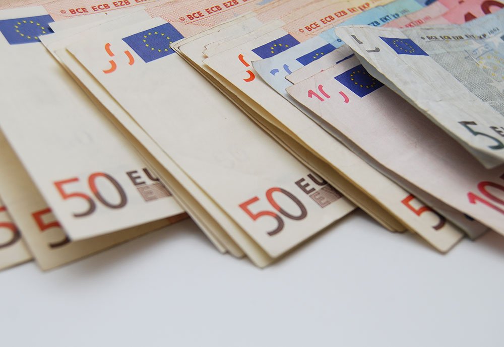 Rată scăzută de absorbţie a fondurilor europene 83180