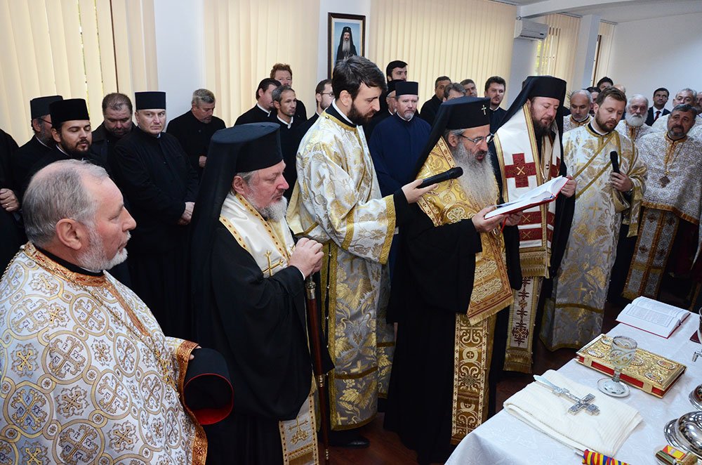 Noul sediu al Protopopiatului Iaşi 2, sfinţit de trei ierarhi 83170