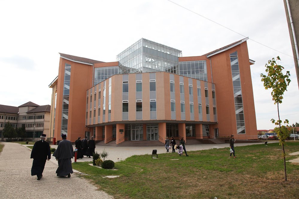 Tradiţie şi continuitate în învăţământul teologic ortodox bihorean 83150