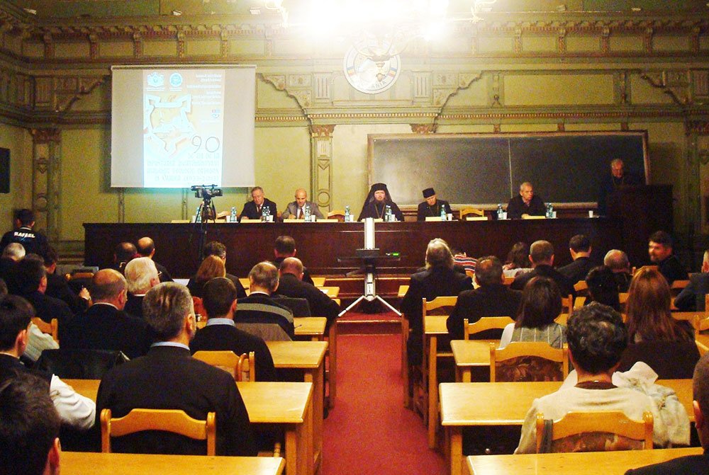 9 decenii de învăţământ teologic ortodox bihorean 83107