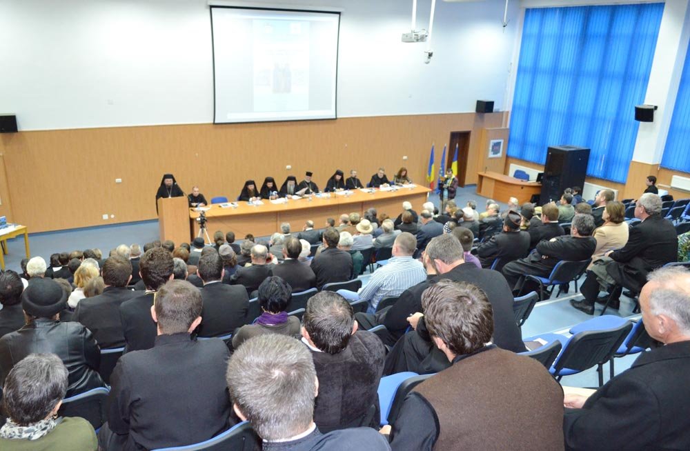 Simpozion teologic internaţional la Deva 83094