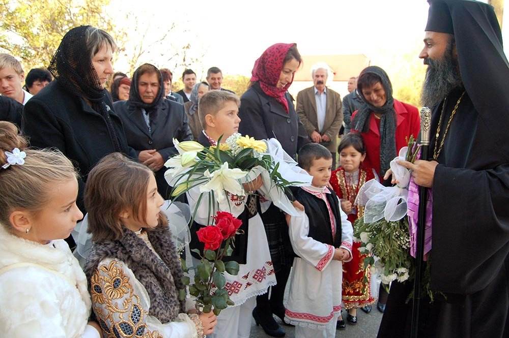 Vizită arhierească în Parohia Găvojdia 83077