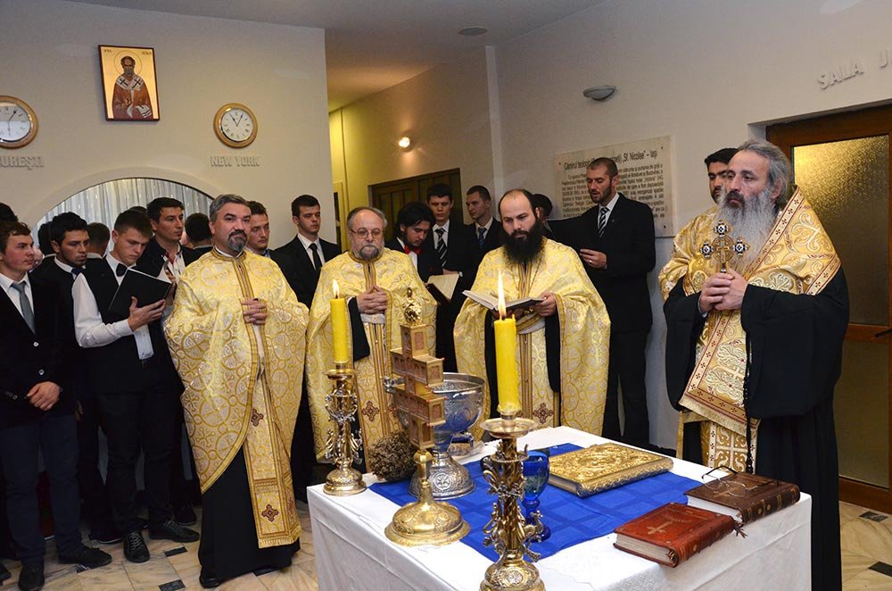 Colegiul „Sfântul Nicolae“, sfinţit de IPS Mitropolit Teofan 83003