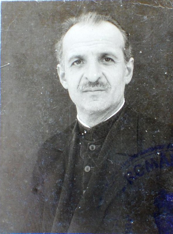 În slujba Bisericii şi a neamului 83035