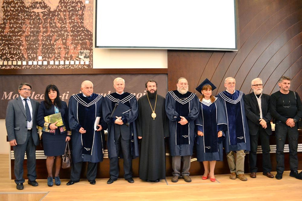 Recunoaştere academică pentru poetul Adam Puslojic 82975