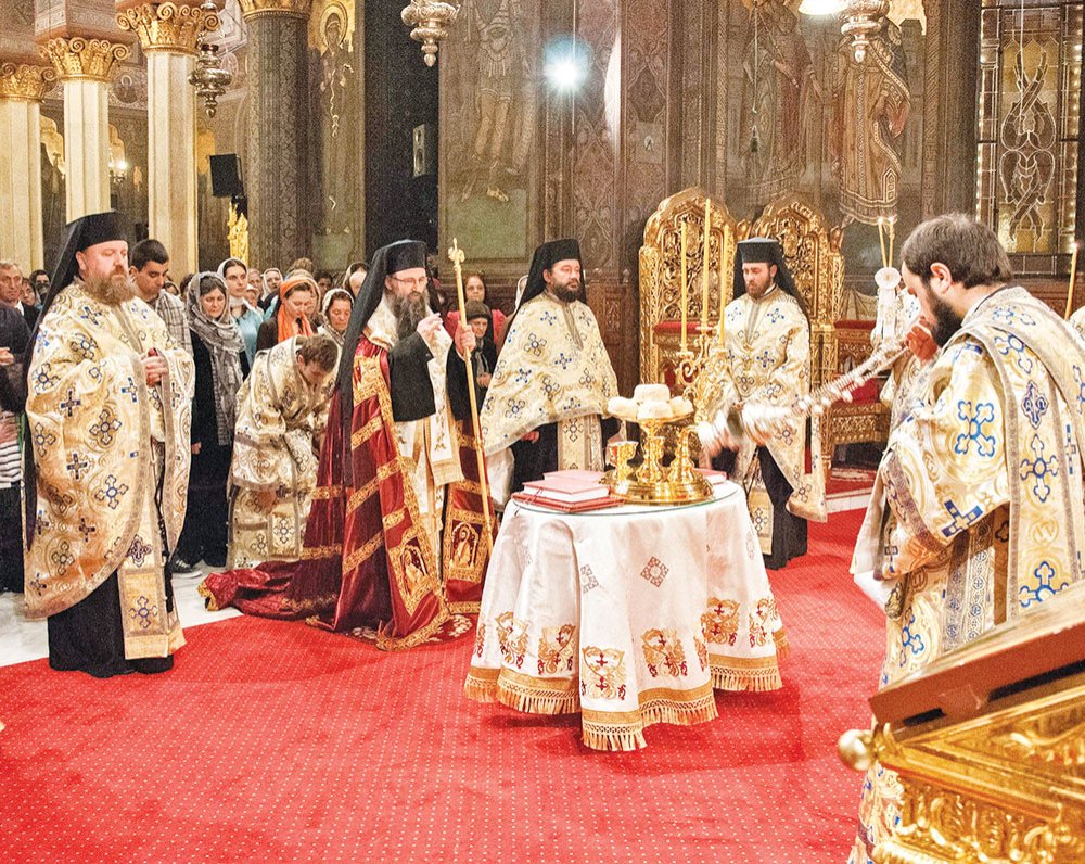 Priveghere în cinstea Sfintei Cruci şi a Sfinţilor Împăraţi 82891