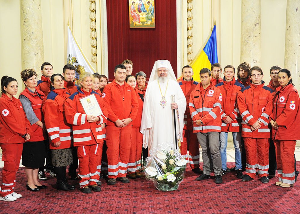 Recunoştinţă pentru voluntarii de la Crucea Roşie şi AMFOR 82889