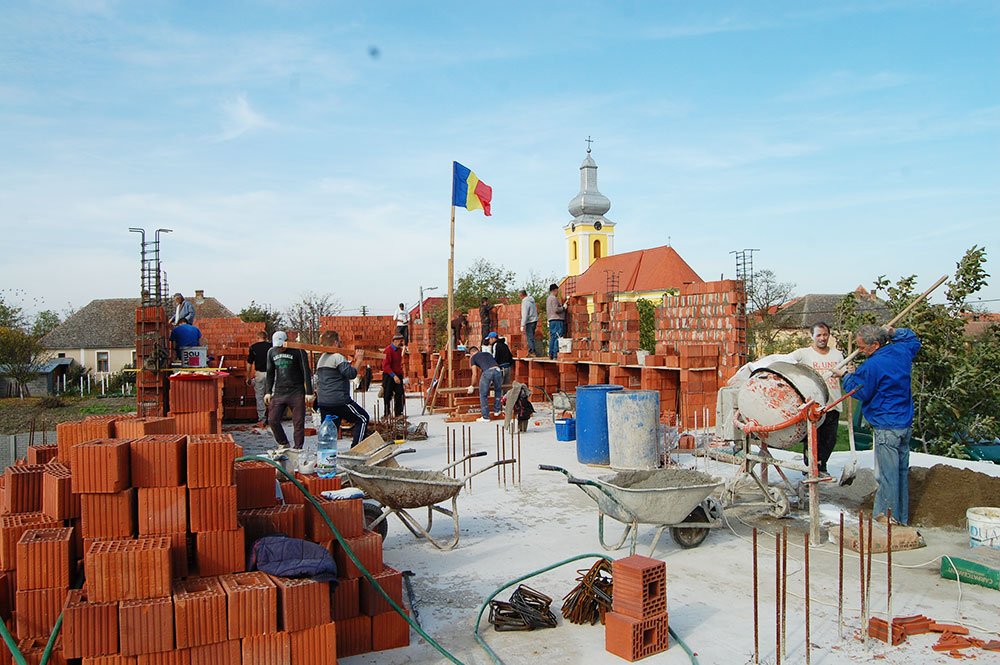 Voluntariat la Aşezământul „Sfântul Nicolae“ de la Checea 82903