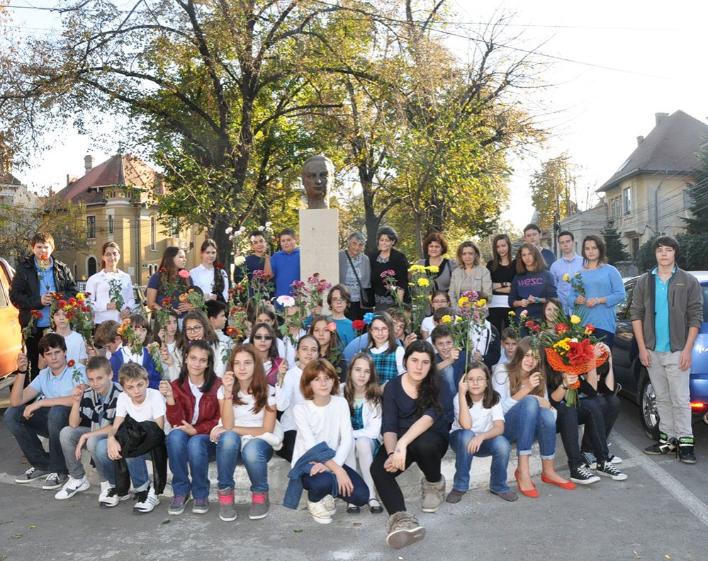 Mircea Vulcănescu omagiat de elevi 82864