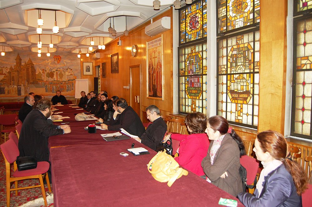 Întâlnire între preoţi şi profesori de religie 82831