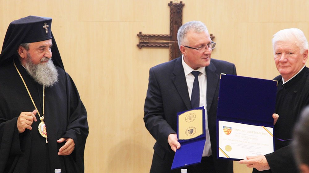 Părintele Mircea Păcurariu, Cetăţean de onoare al judeţului 82825