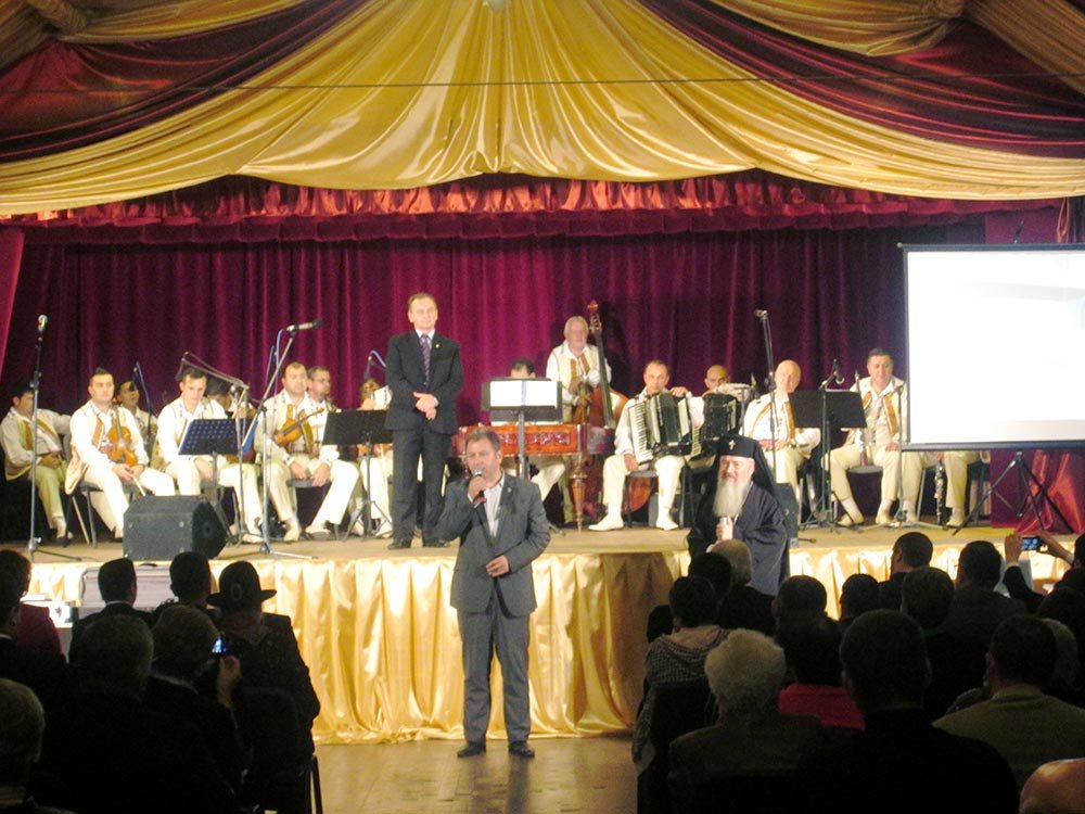 Spectacol pentru Centrul de tineret din Sângeorz Băi 82804