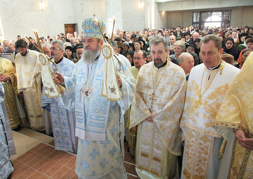 Biserica din cartierul Ştrand a fost sfinţită 82679
