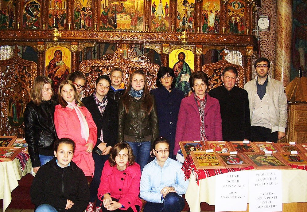 Expoziţie de icoane realizate de elevii Şcolii „Ion Agârbiceanu“ 82681