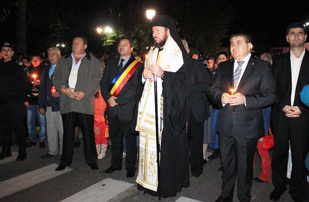 Sfinţii Arhangheli, prăznuiţi la Băbeni 82685