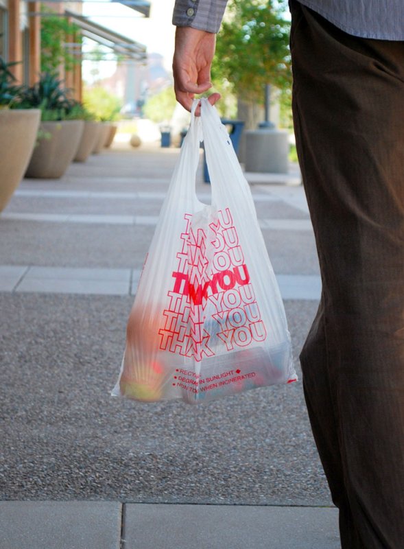 Mai puţine pungi din plastic în UE 82661