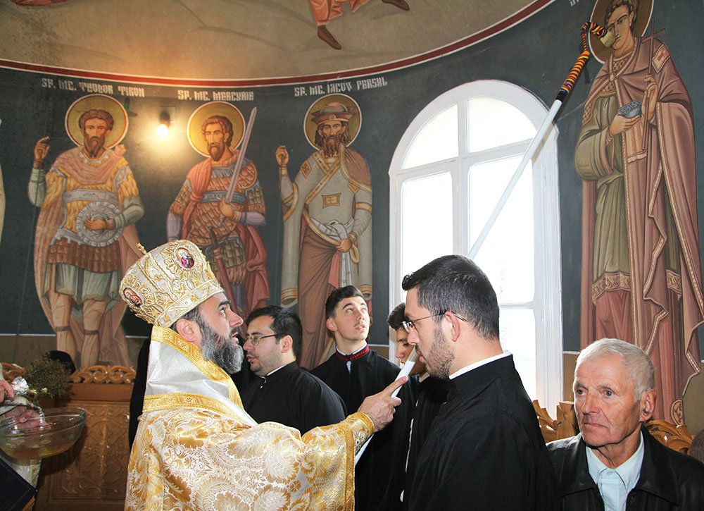 A fost sfinţită pictura bisericii din parohia vrânceană Coza 82634